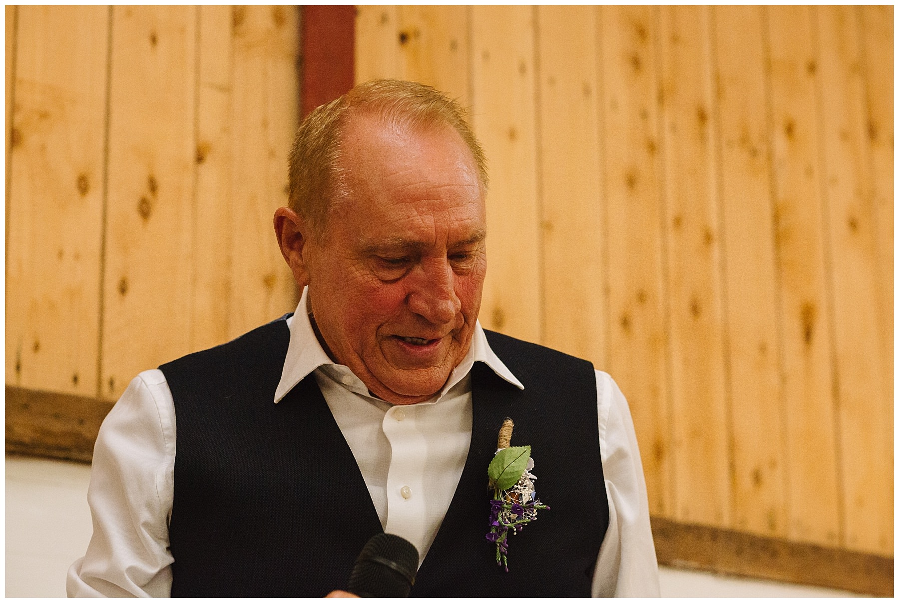 father of the bride speaks at daughters wedding
